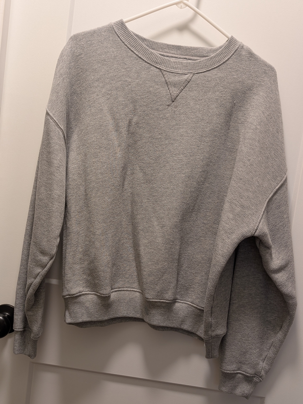 American Eagle Classic Women's Crewneck Sweatshirt - Soft Gray